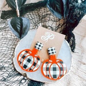 Plunder pumpkin earrings